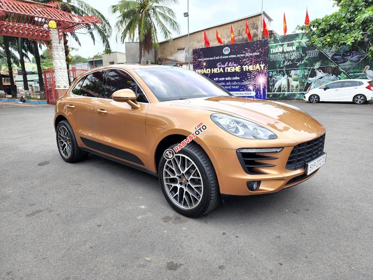 Xe nhà chính chủ, full option: pô Fi, mâm 20, ghế 14, cửa sổ trời, loa Bose. Biển số cực VIP. Bảo hiểm 2c-0