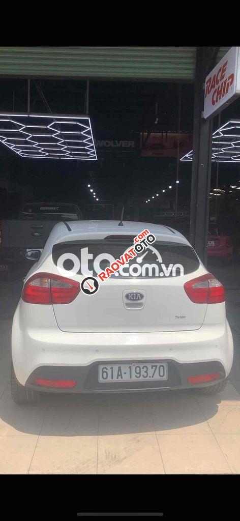 rio hatchback siêu cọp chính chỉ hơn 4 vạn-1