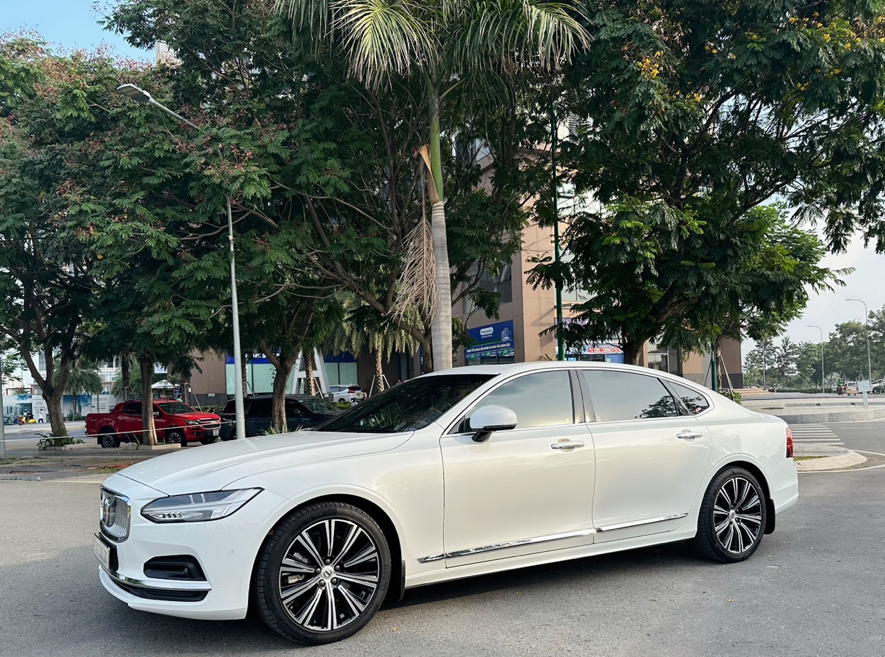 XE Volvo S90 LWB 2022 -1