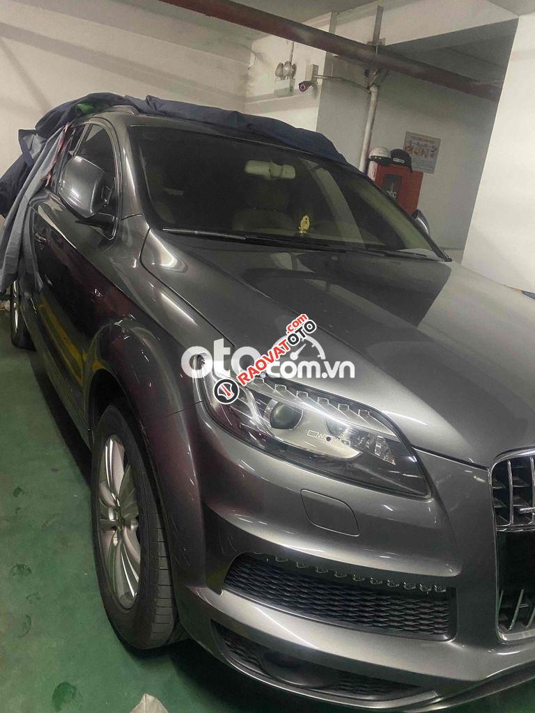 Cần bán xe Audi Q7 bstp sx năm 2015-2