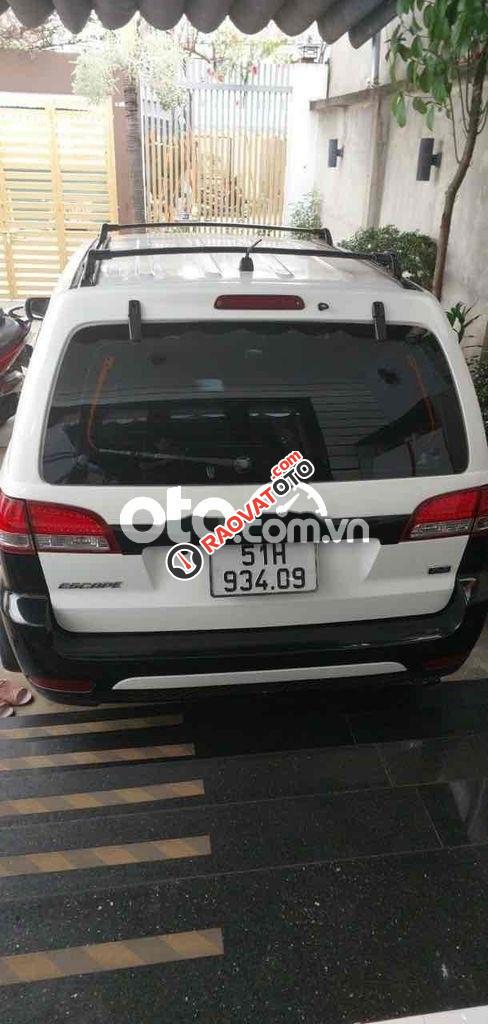 Bán xe gia đình Ford Escape-3
