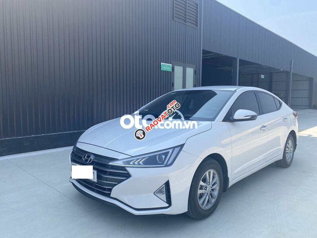 Hyundai Elantra 1.6 MT sx 2020-10