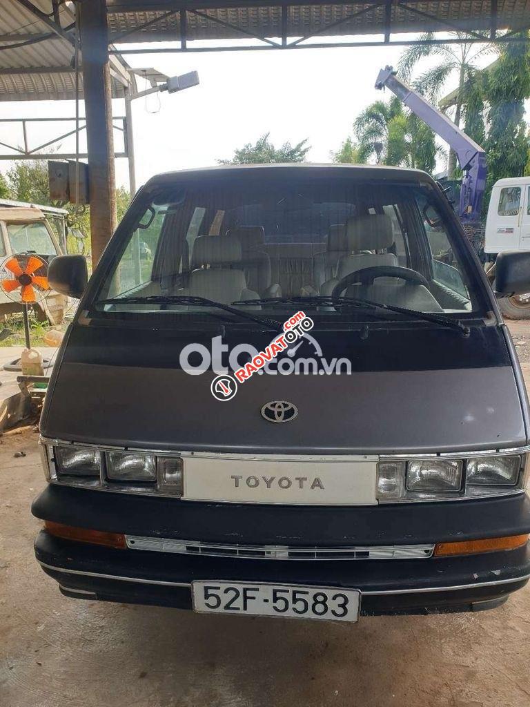 Toyota van 1988-8