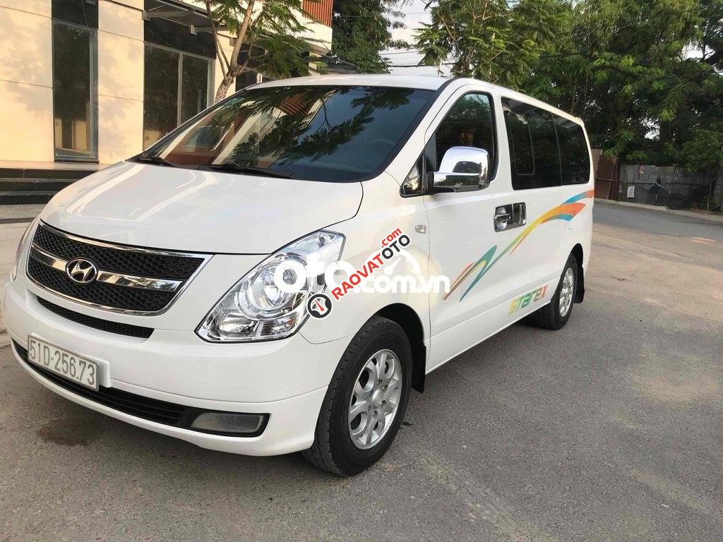 hyundai starex van 2012-10