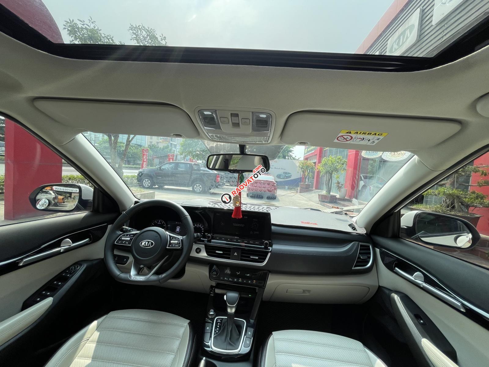 Màu trắng, giá 630tr-18