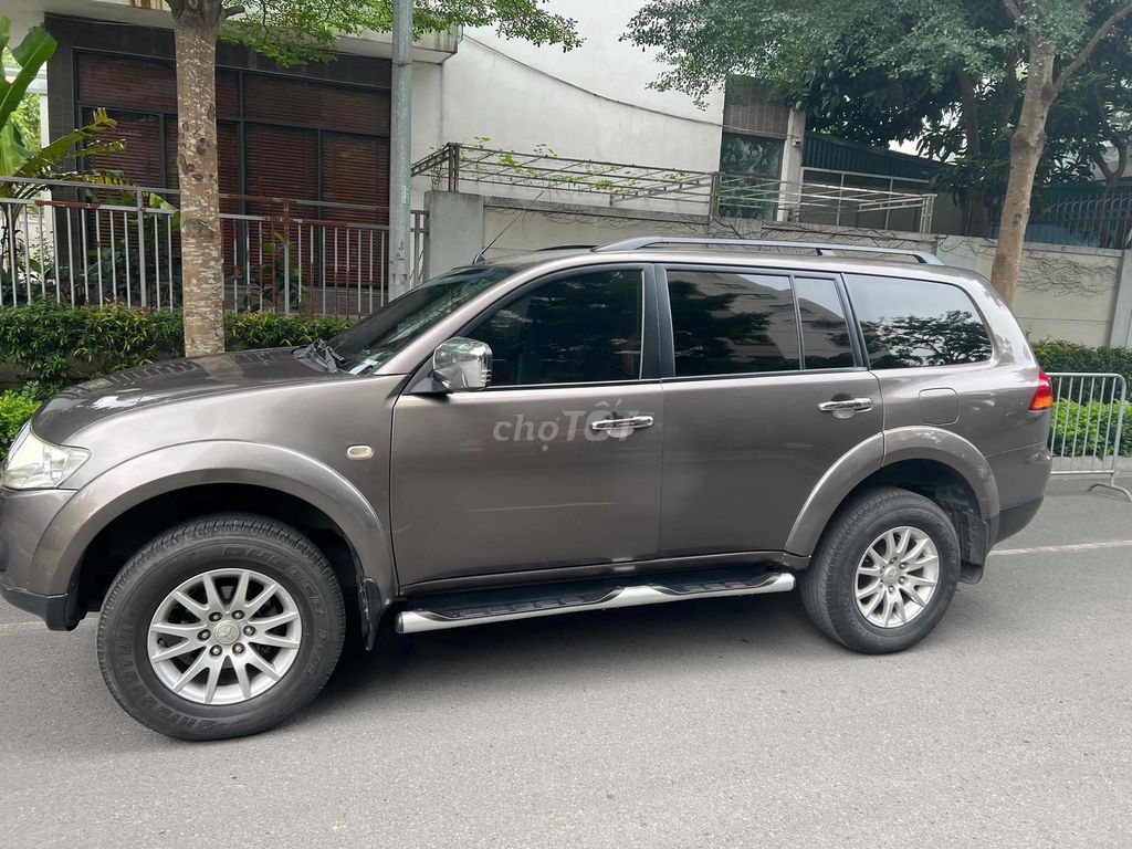 CHÍNH CHỦ CẦN BÁN XE MITSUBISHI PAJERO SPOST SẢN XUẤT 2015 -0