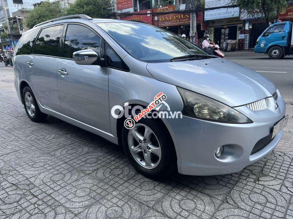 Mitsubishi Grandis Cực đẹp mới tinh-9