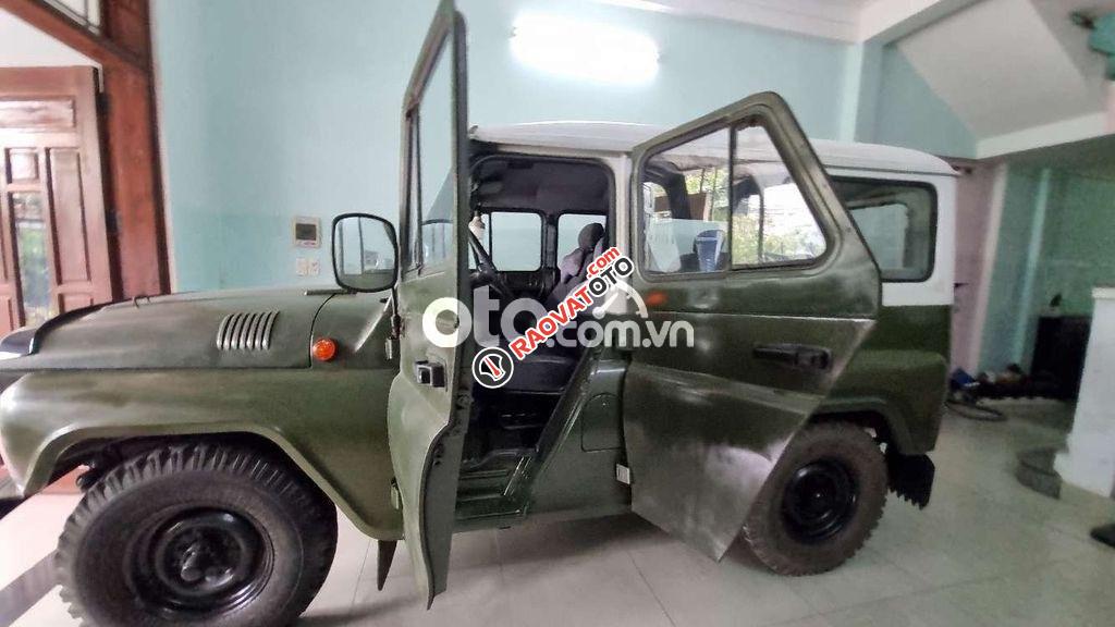 Bán chiếc uaz Huyền Thoại-0