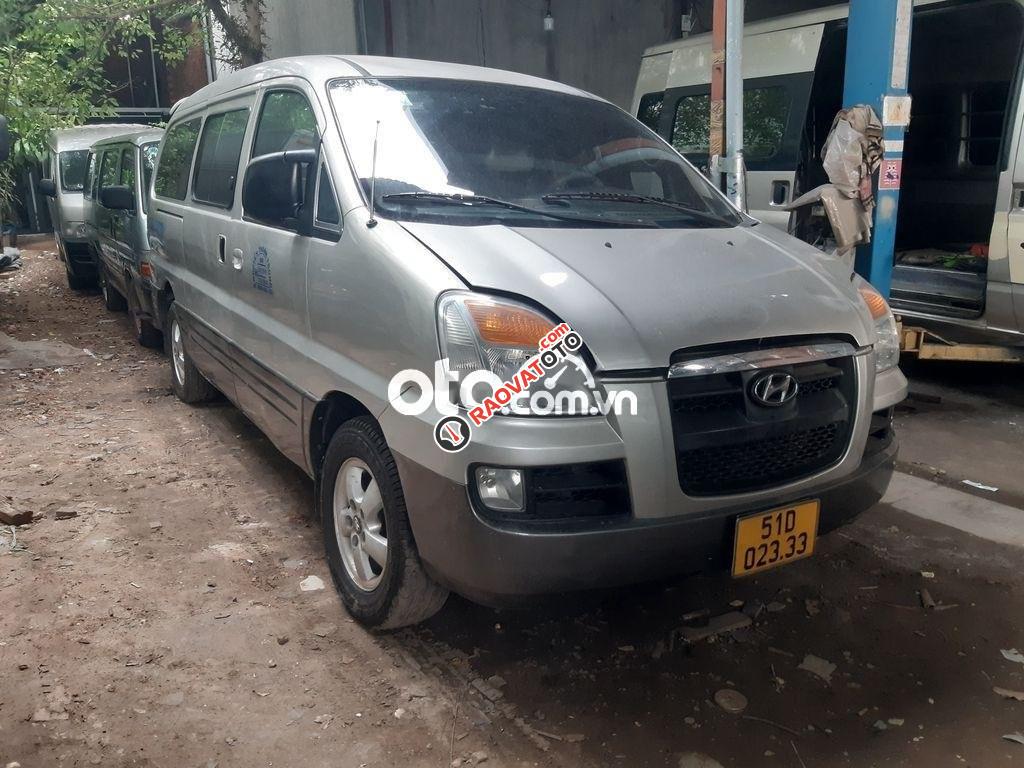 HYUNDAI STAREX 6 CHỖ 800 KG-1