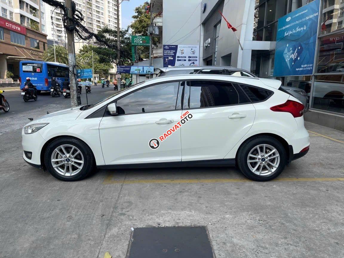 Hatchback, 1 chủ xe gia đình, bao test, vay 70%-5