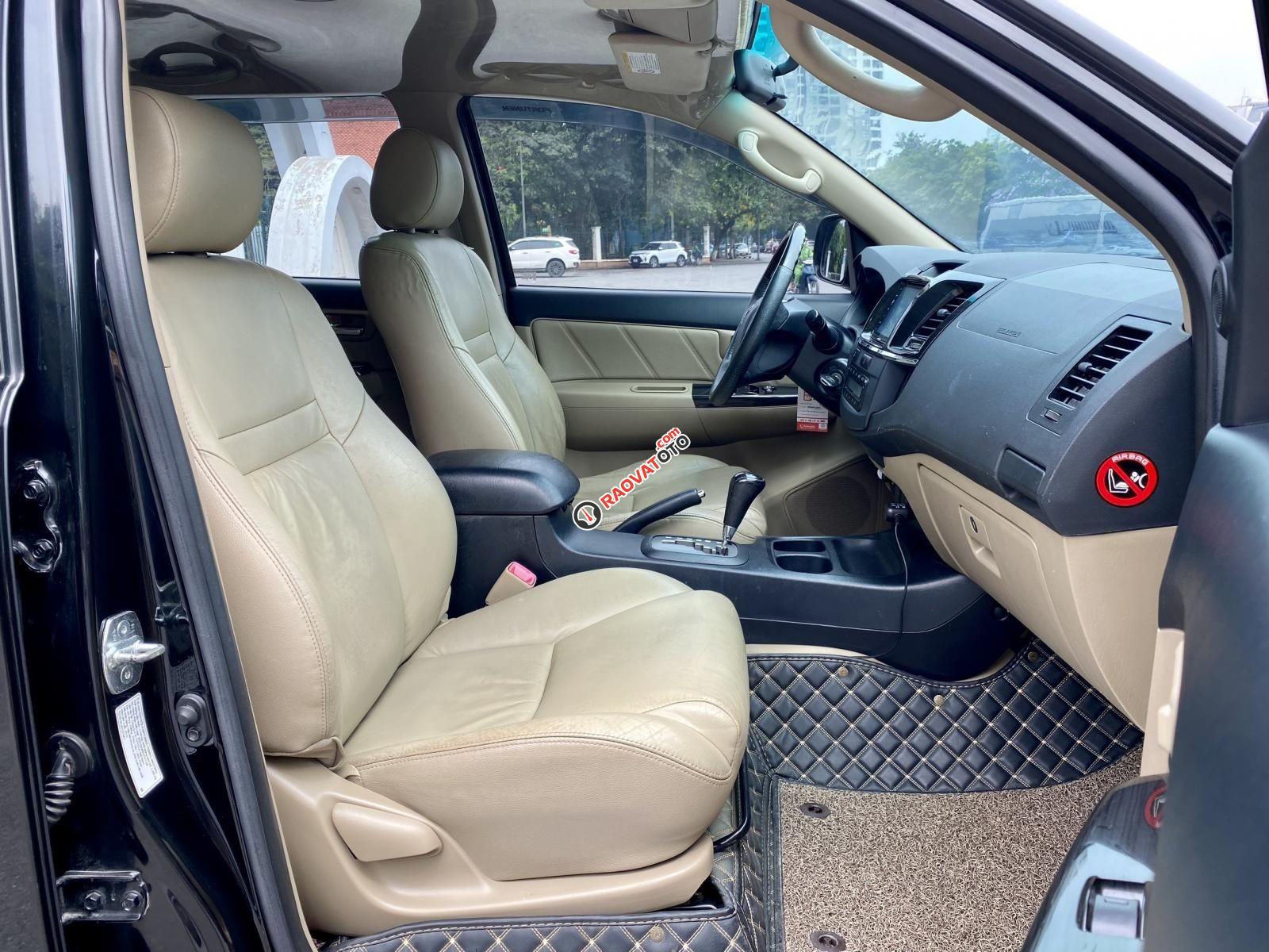 Màu đen, biển Hà Nội-11