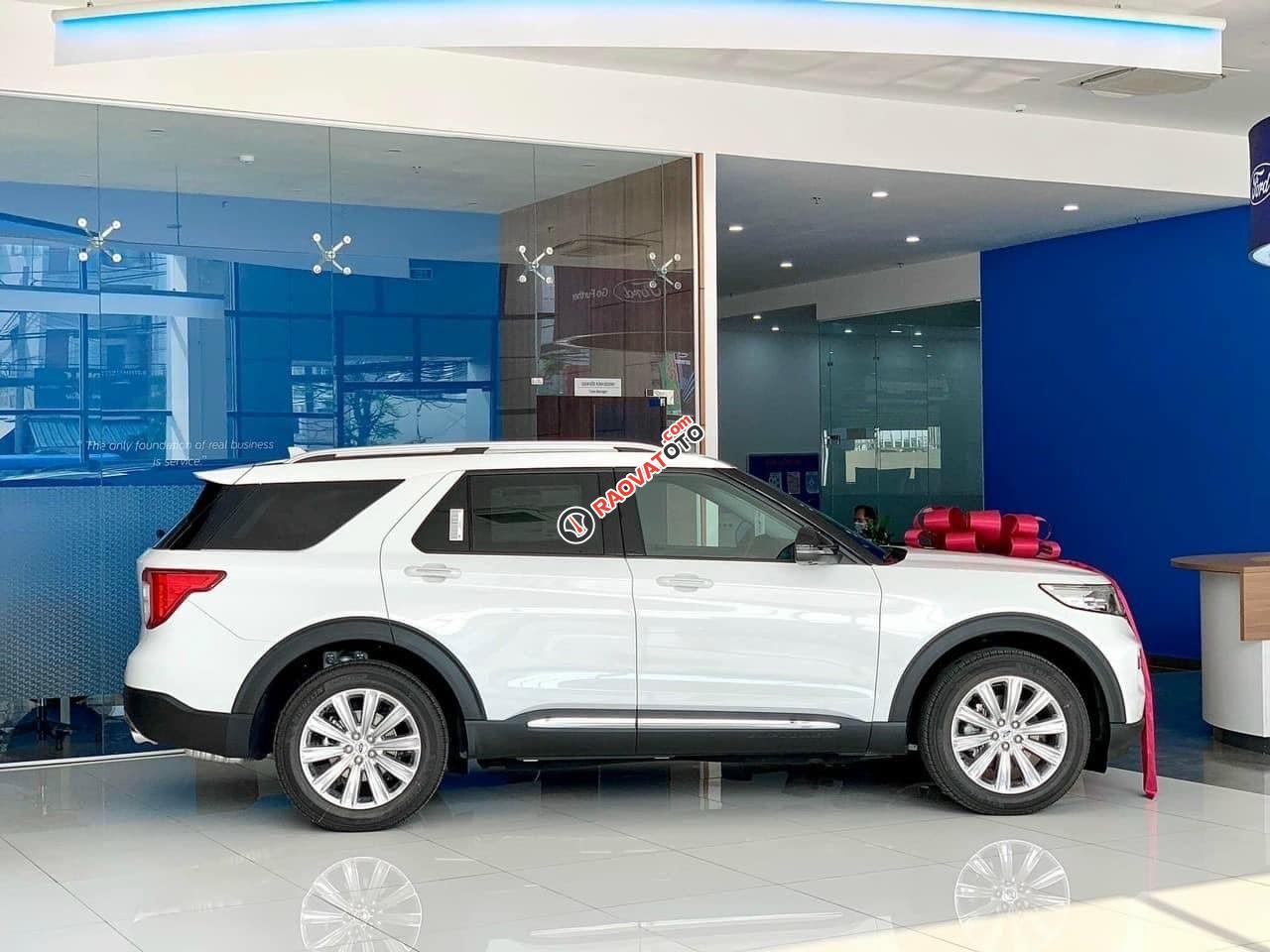 Liên hệ Hotline để biết giá lăn bánh rẻ siêu shock-4