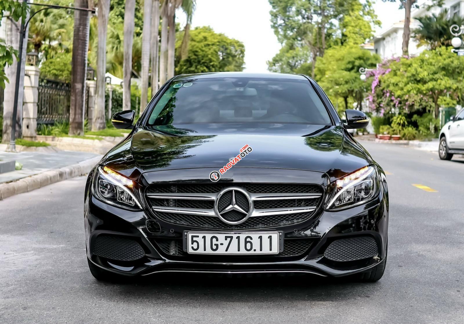 Màu đen, nội thất đen-9