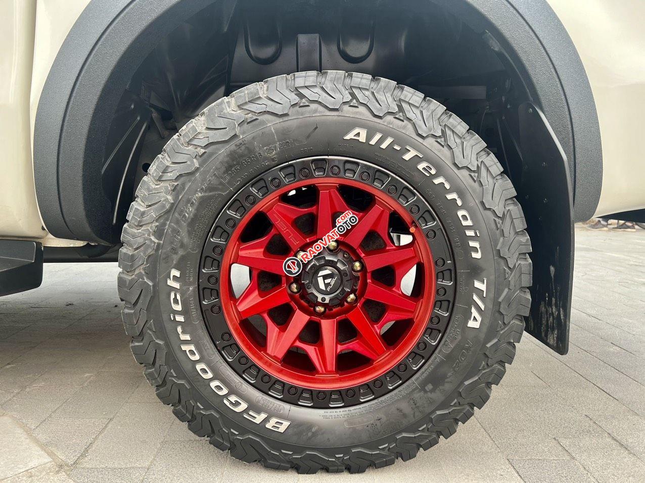 Độ nhiều đồ đắt tiền, đăng kiểm đến 2024-3