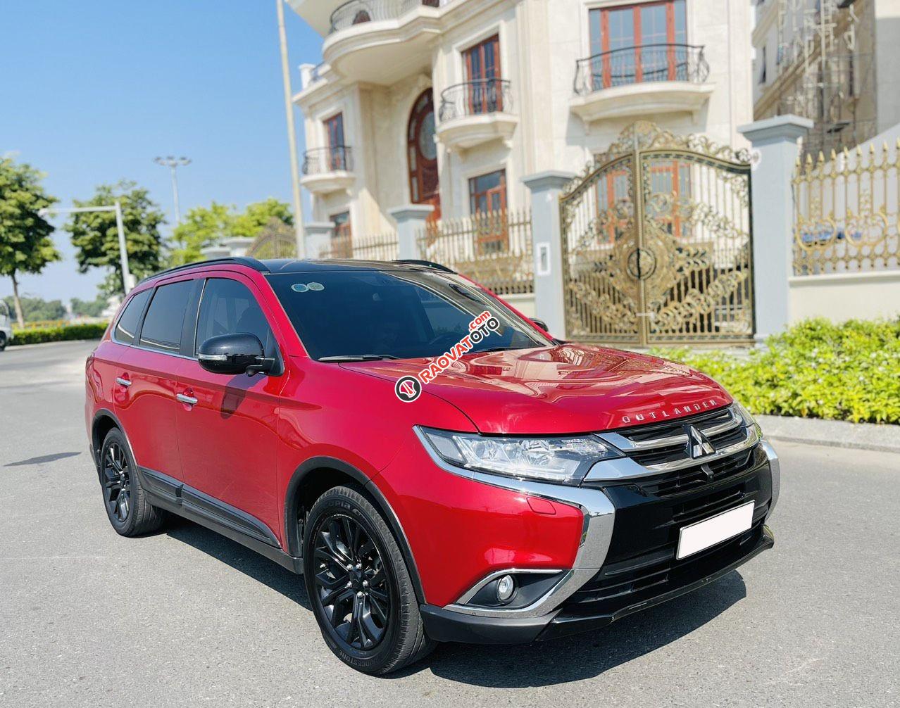 Màu đỏ, nội thất đen-1