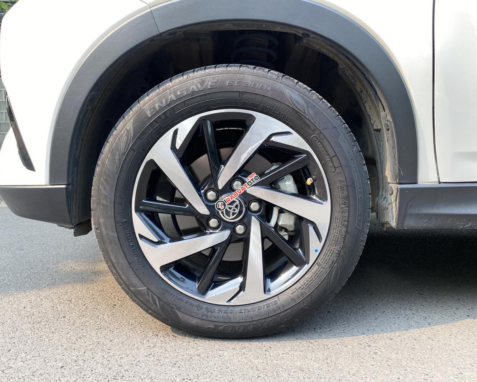 Màu trắng, giá 620tr-2