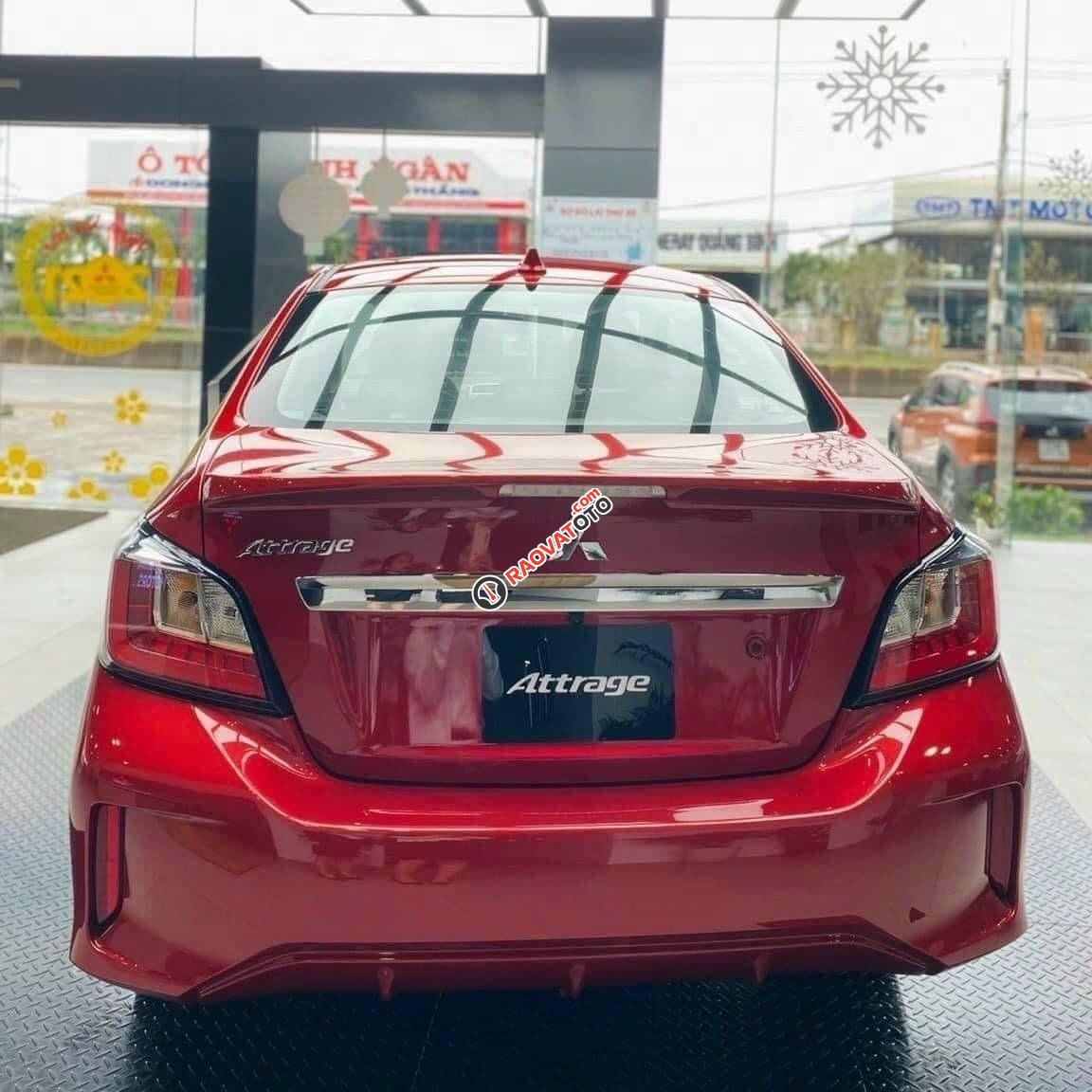 Ưu đãi 100% thuế trước bạ, tặng phụ kiện và quà tặng full theo xe-4