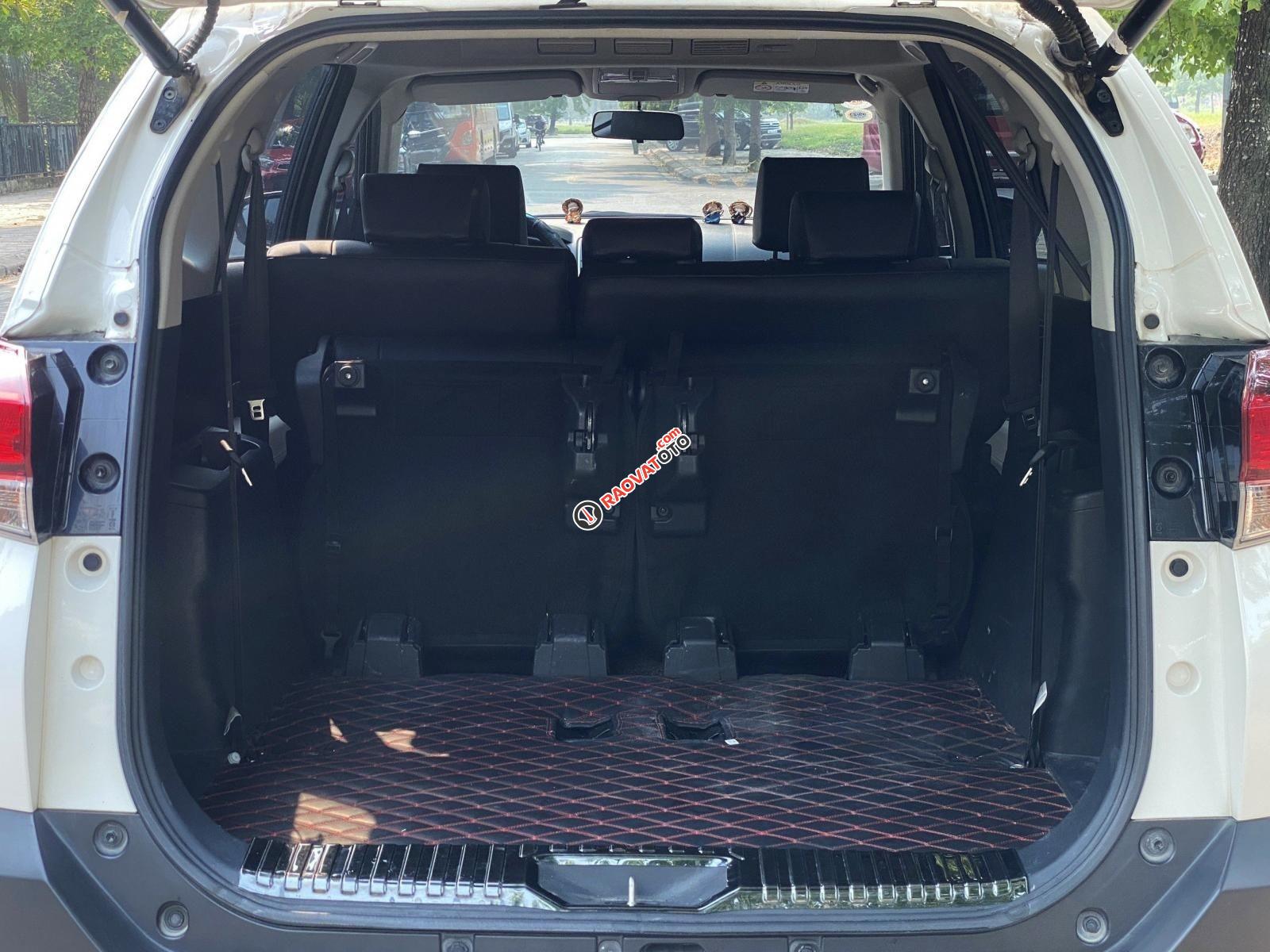 Màu trắng, giá 620tr-8