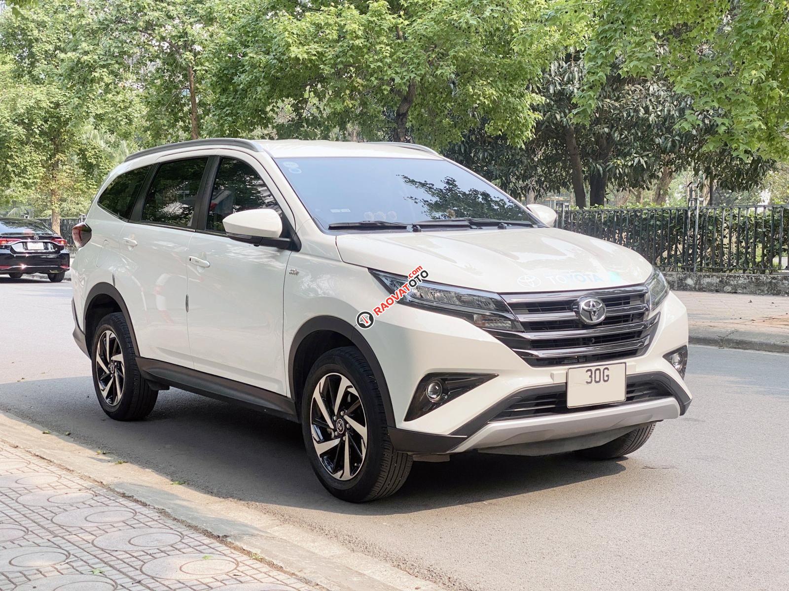 Màu trắng, giá 620tr-6