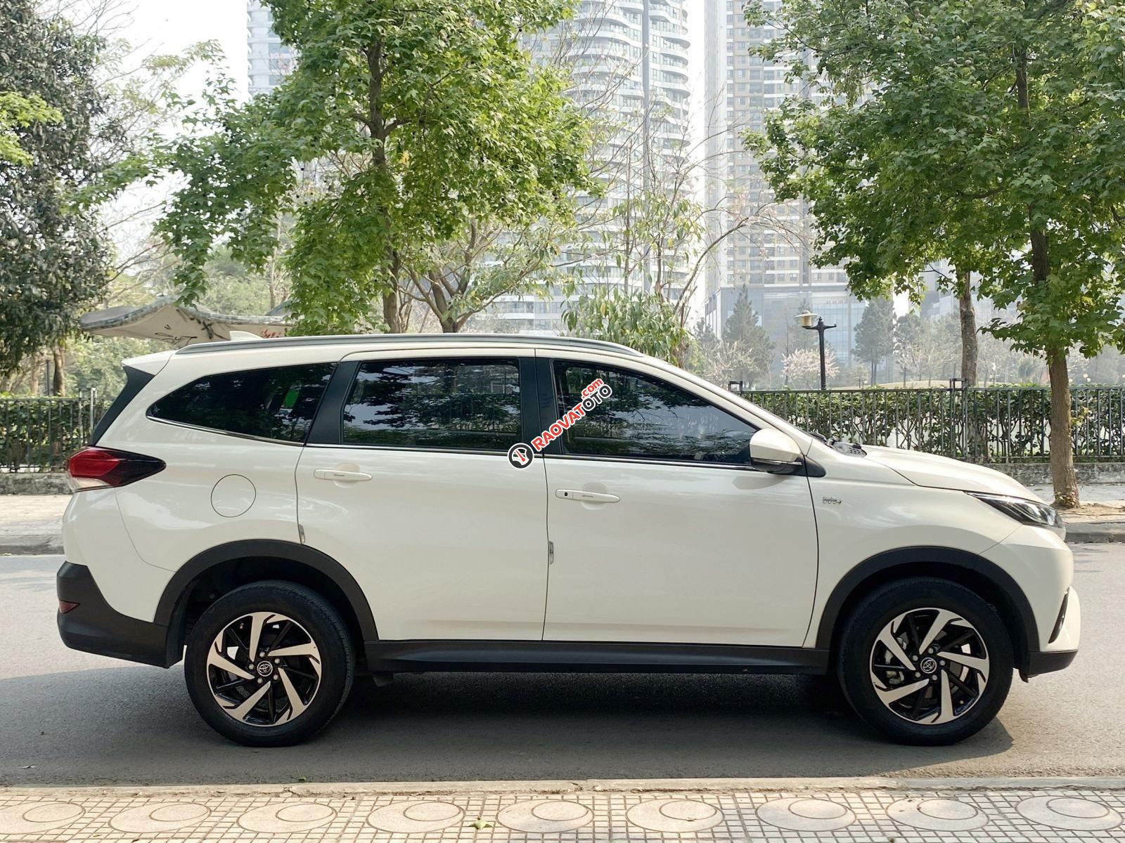 Màu trắng, giá 620tr-3