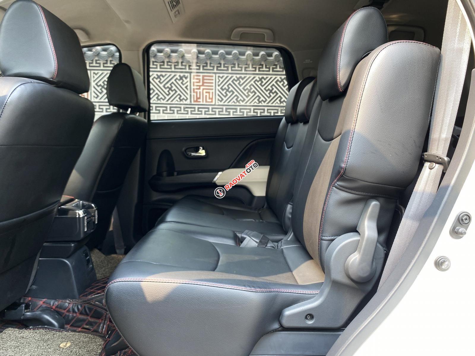 Màu trắng, giá 620tr-18