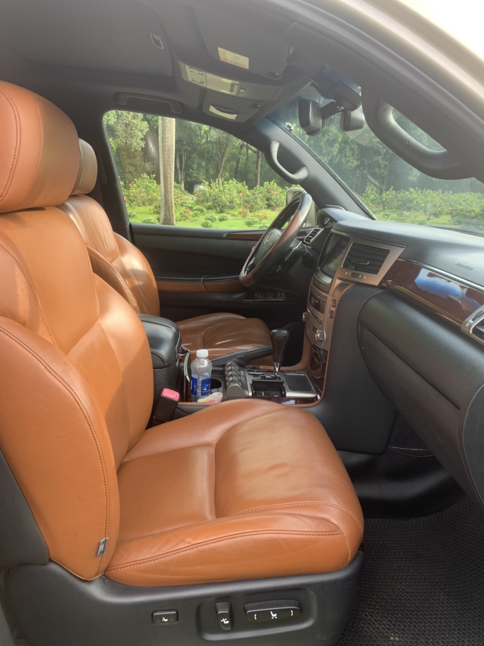 Bán Lexus LX570 năm 2015 full option xe nhập chính hãng-1