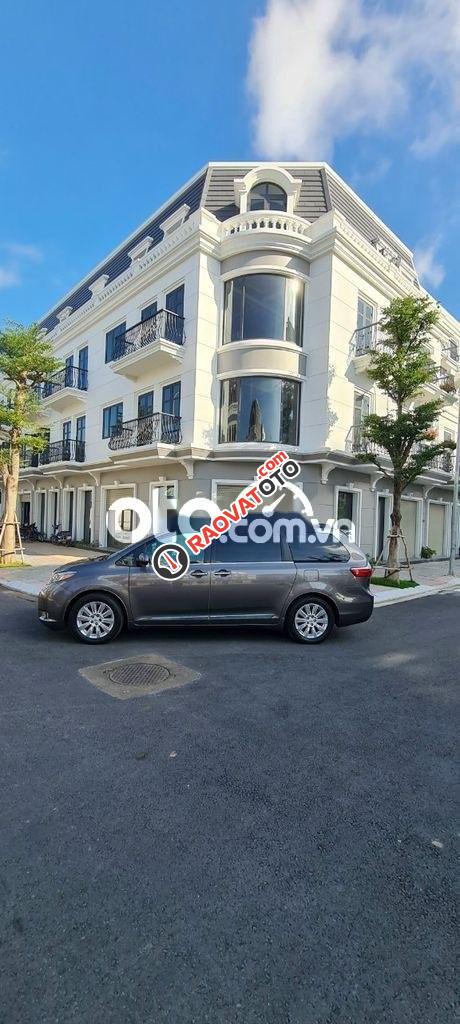 Toyota Sienna Limited 2011-7