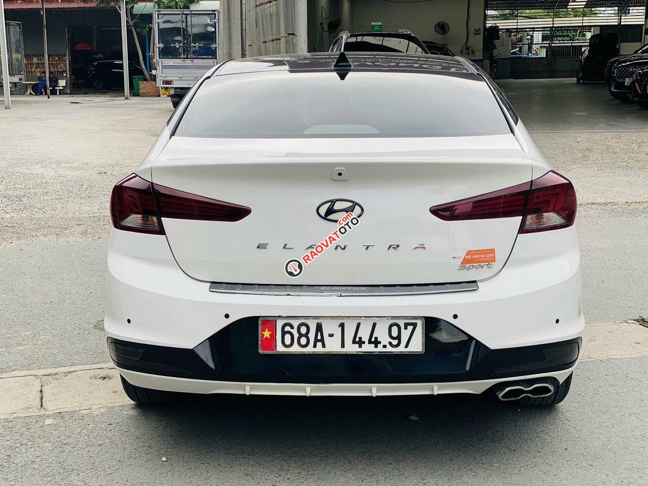 Hyundai Elantra 1.6 Turbo 2019 - Trắng-3