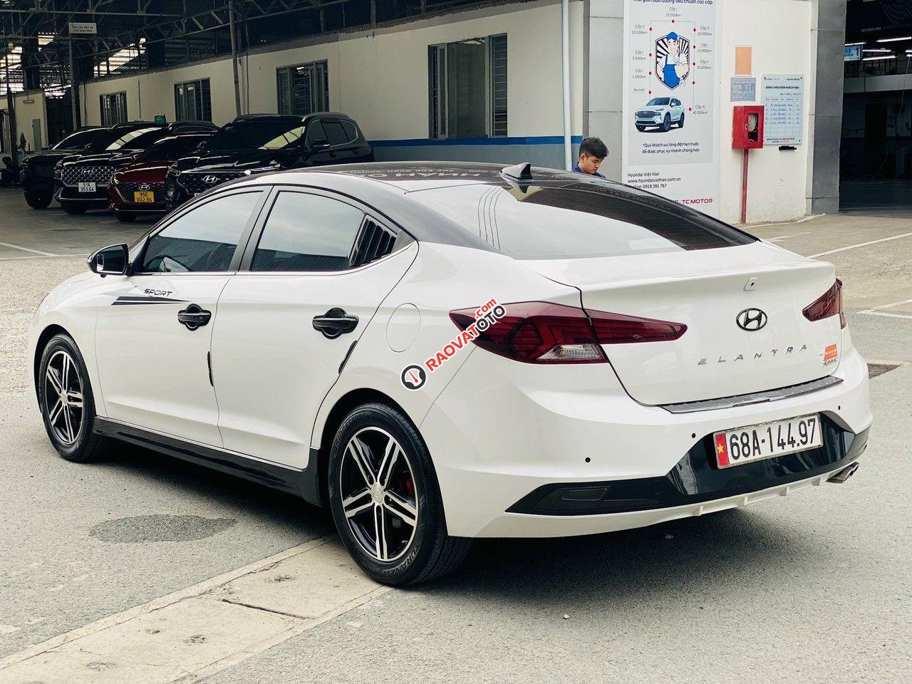 Hyundai Elantra 1.6 Turbo 2019 - Trắng-4