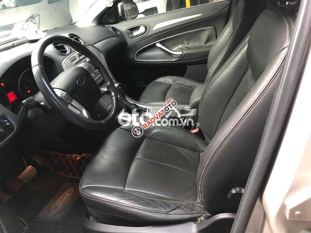 ford modeo at 209-1