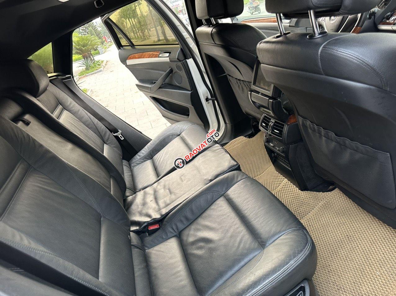 Thuộc top xe sang trọng đẳng cấp-13