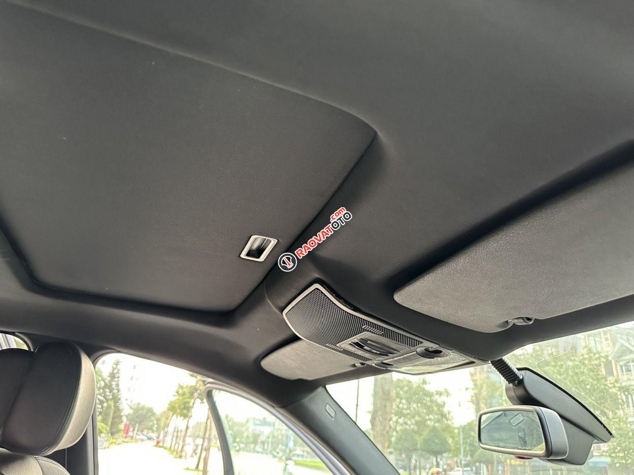 Thuộc top xe sang trọng đẳng cấp-18