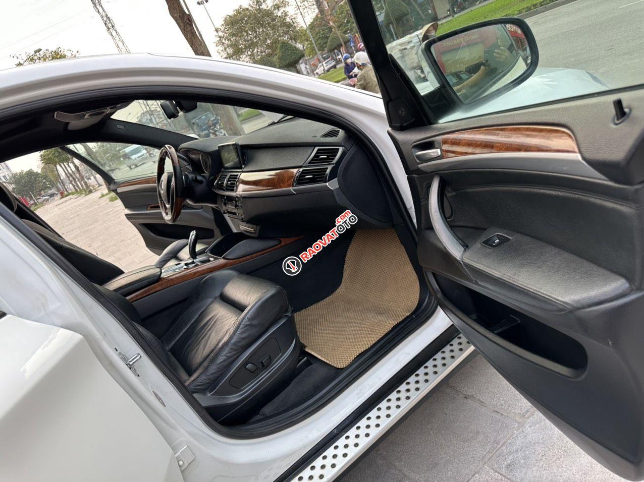 Thuộc top xe sang trọng đẳng cấp-5