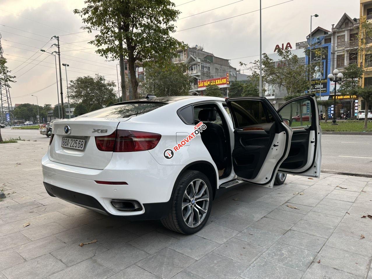 Thuộc top xe sang trọng đẳng cấp-11