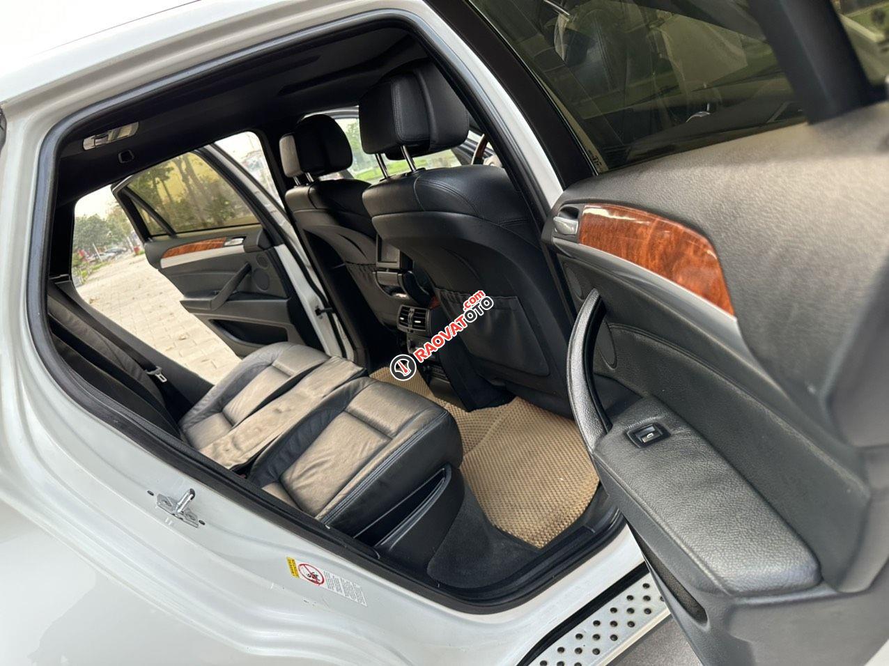 Thuộc top xe sang trọng đẳng cấp-12