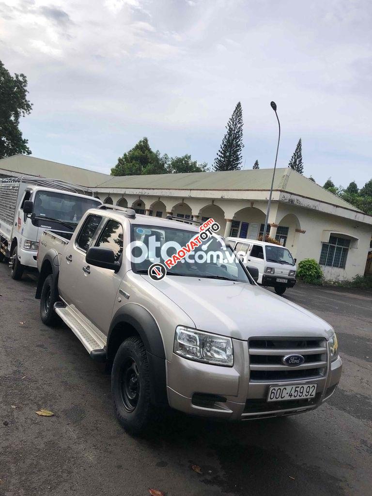 Gia Đình cần bán xe Ford bán tải đời 2008-0