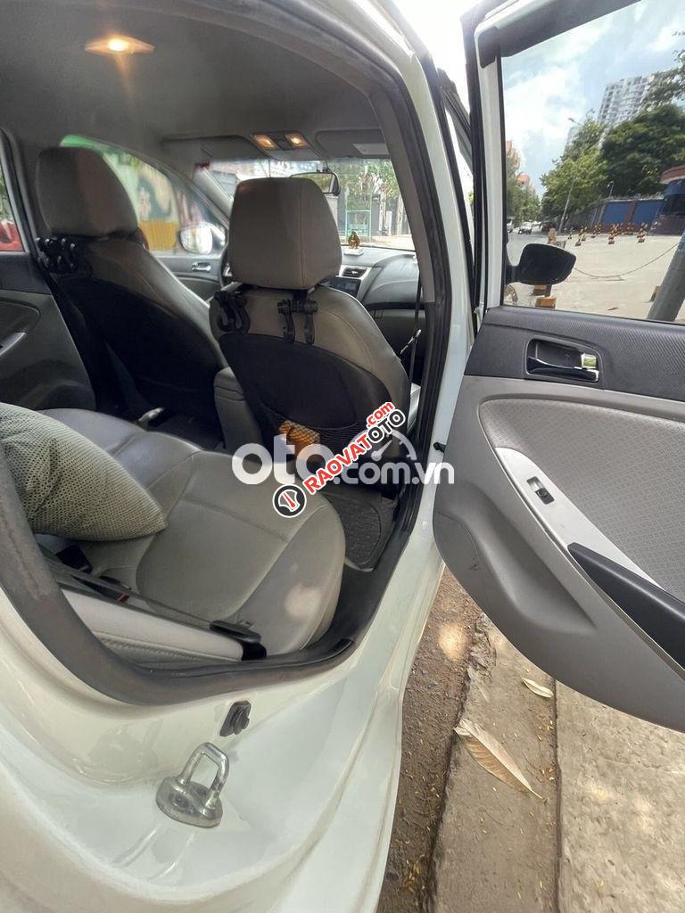 Cần bán xe Huyndai Accent cuối 2011 còn mới.-5