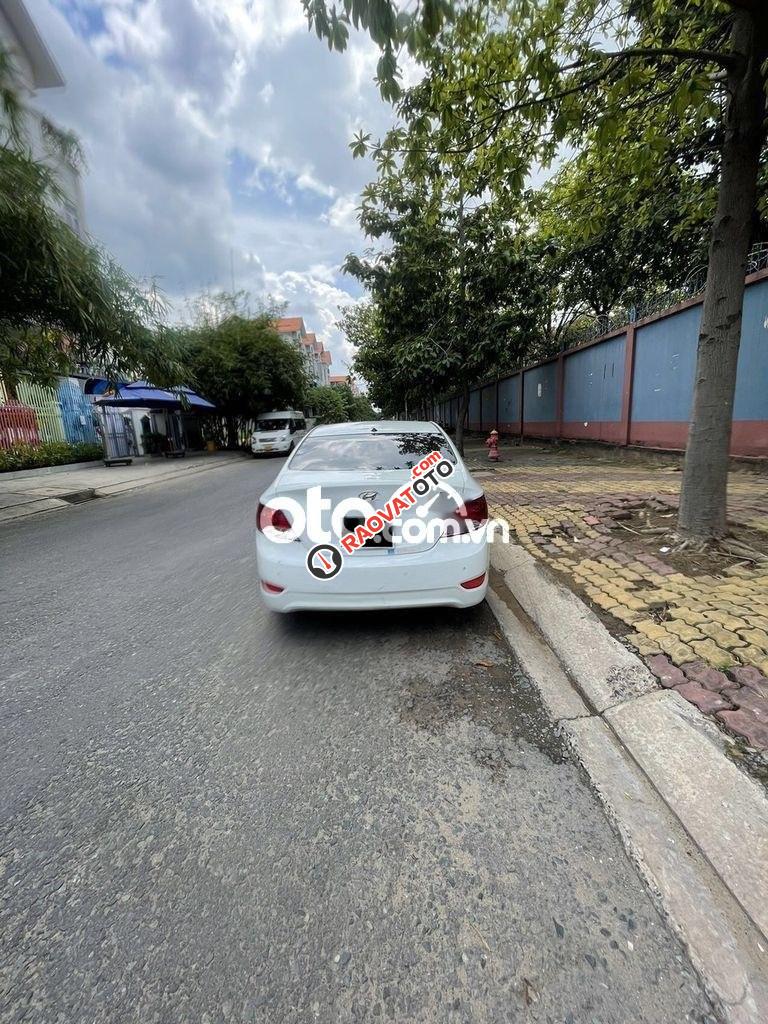 Cần bán xe Huyndai Accent cuối 2011 còn mới.-7