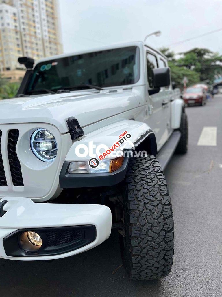 cần để lại xe jeep .GLADIATOR trắng .-4