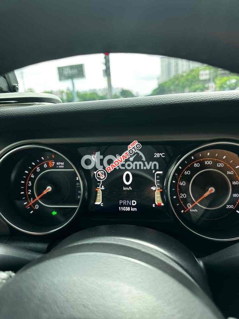 cần để lại xe jeep .GLADIATOR trắng .-10