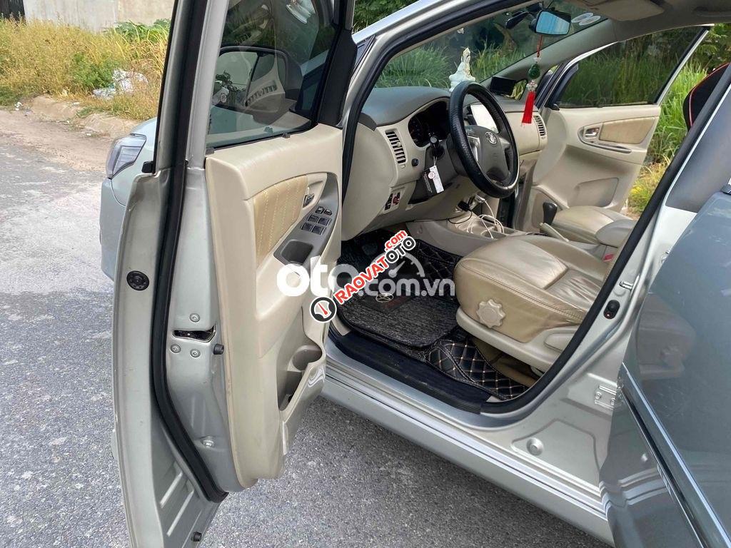 innova 2013 số tự động-11