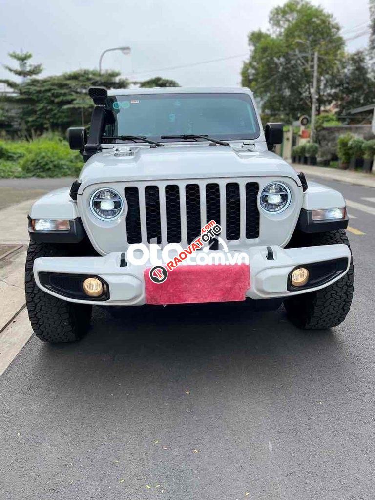 cần để lại xe jeep .GLADIATOR trắng .-0