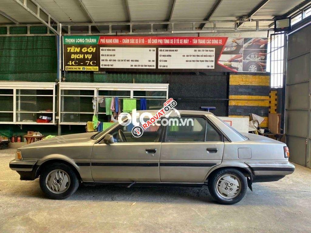 Toyota carina sản xuất năm 1987-6