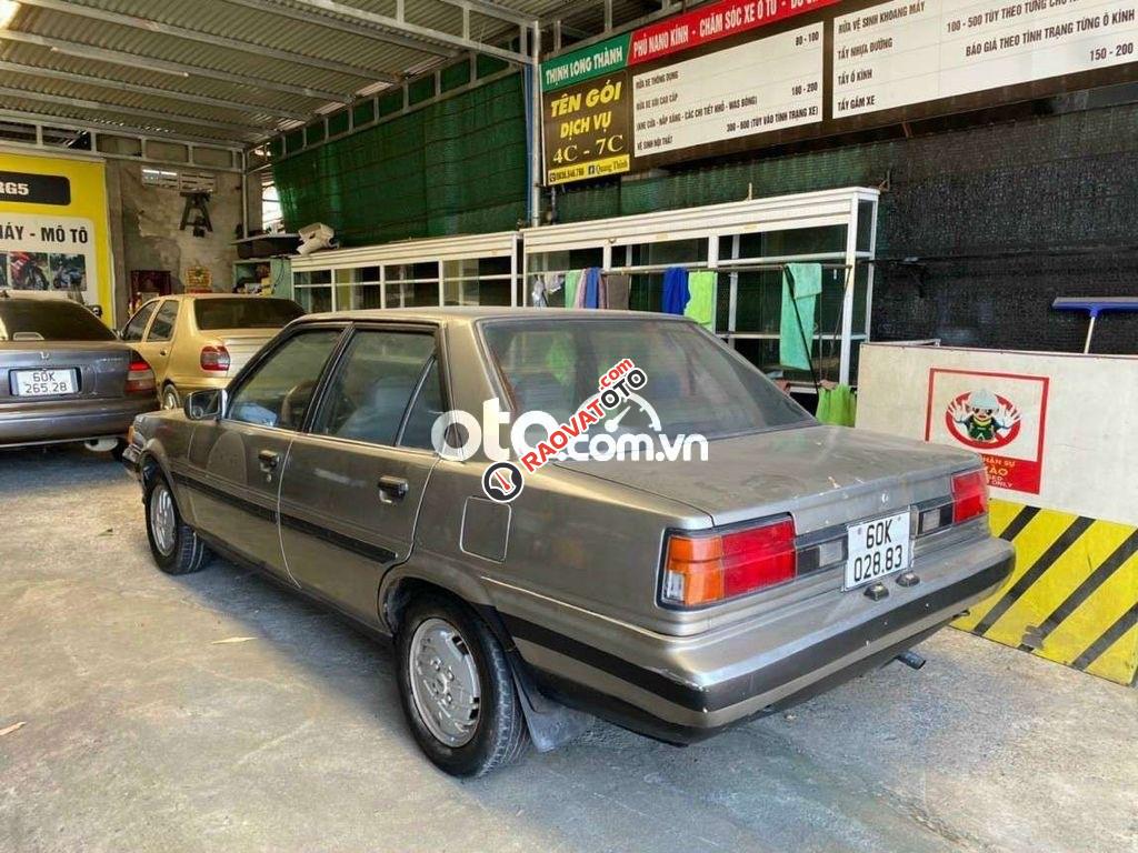 Toyota carina sản xuất năm 1987-4