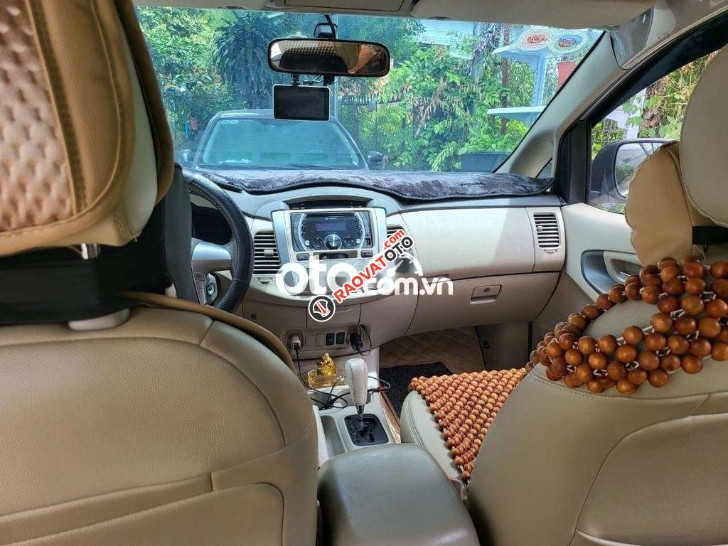 Innova G tự động-3