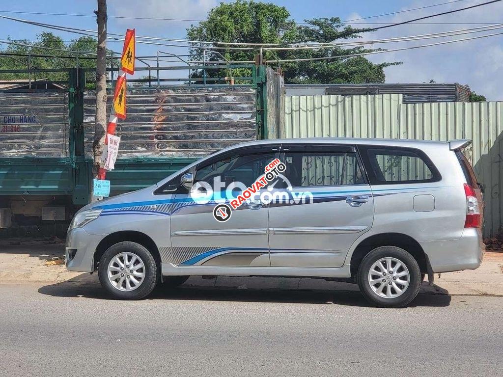 Innova G tự động-2