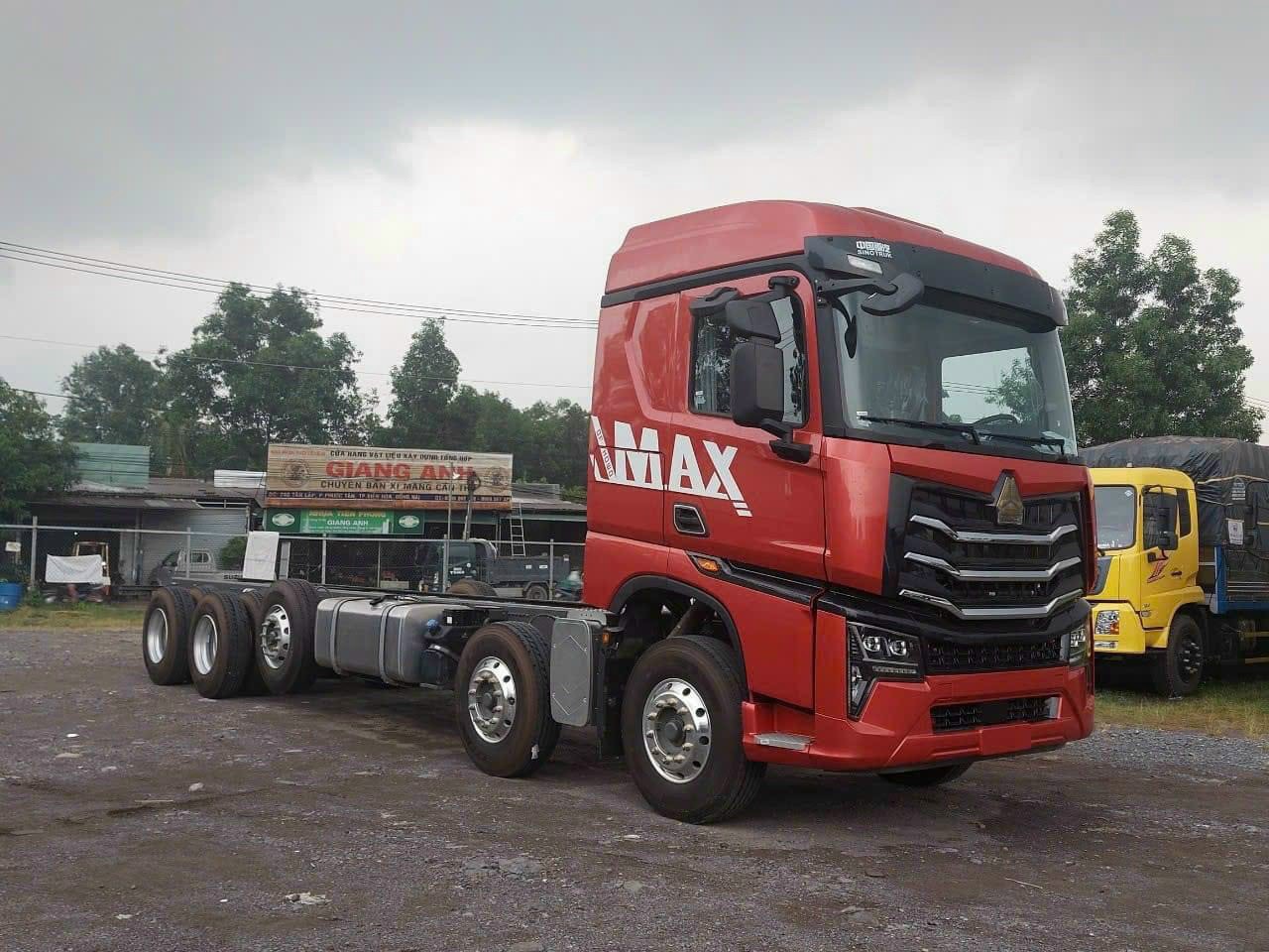 Howo Max 5chân máy Man 400HP  tải trọng 20T6 thùng dài 9M7 model 2023-1