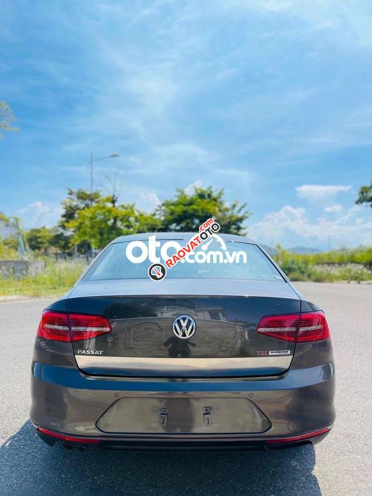 Volkswagen Passat 1.8L 2018-4