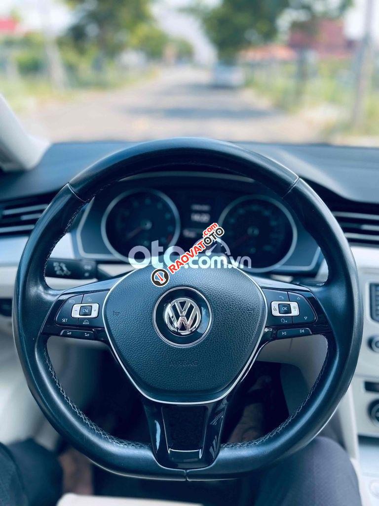 Volkswagen Passat 1.8L 2018-9