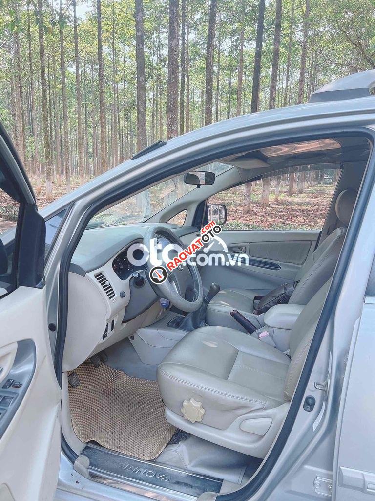 Toyota Inova 2013 E lăn bánh chuẩn 80ngàn km-4